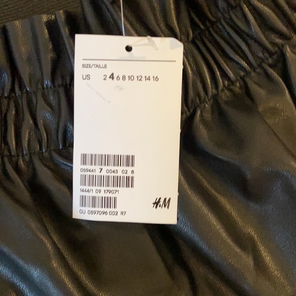 H&M || FAUX LEATHER HIGH WAIST SKIRT - Picture 3 of 3